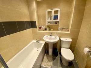 Family Bathroom/WC- click for photo gallery